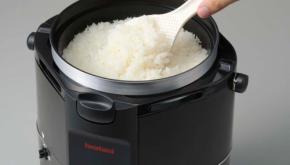 イワタニからカセットガス式の炊飯器が登場。電源不要の自動炊飯で、キャンプでも失敗知らず。