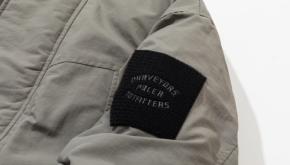 ポーラーのミリタリーモチーフなアウターは、シーンを問わず使えてヒット確実。