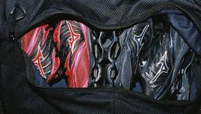 ミズノのウエーブプロフェシーシリーズに新色登場。店舗限定のリミテッドエディションも展開！