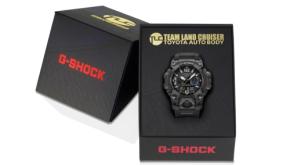 ラリーで活躍するトヨタ・ランドクルーザーの雄姿を「G-SHOCK」で体現したコラボモデルが発売間近!