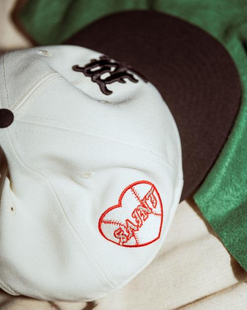 NEW ERA×©SAINT MxxxxxxのCAP