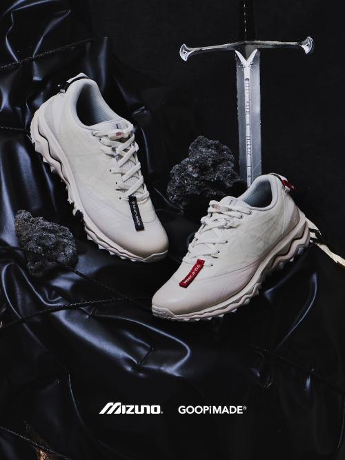Mizuno×GOOPiMADEのWAVE MUJIN