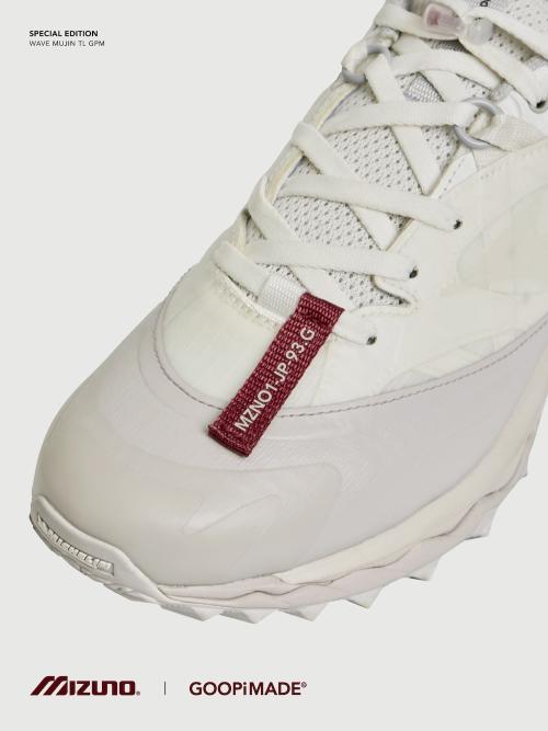 Mizuno×GOOPiMADEのWAVE MUJIN