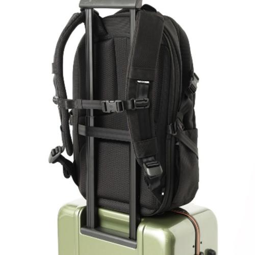 キャリーバーに取り付けたTracks Expansion Backpack