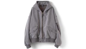 作業服の変貌を独特のグラデーションで表現。普遍的ワードローブをリフォメッドがアレンジ。
