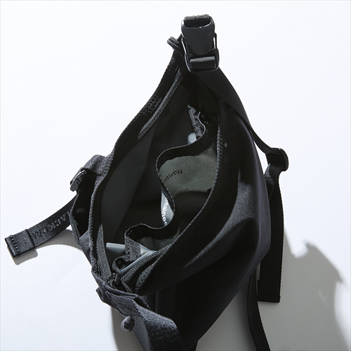 WHITE MOUNTAINEERING White Mountaineering x BRIEFING DAILY SACOCHE