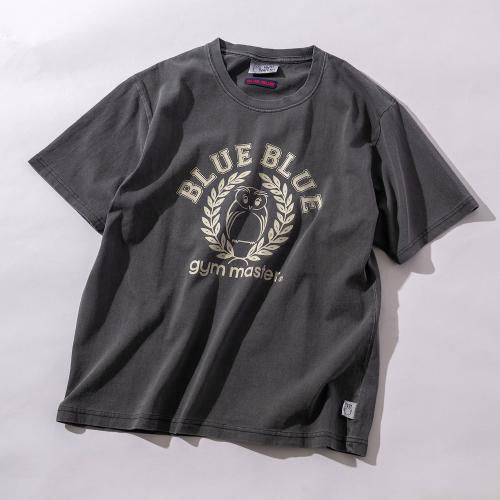 gym master × BLUE BLUE ピグメントカレッジTシャツ