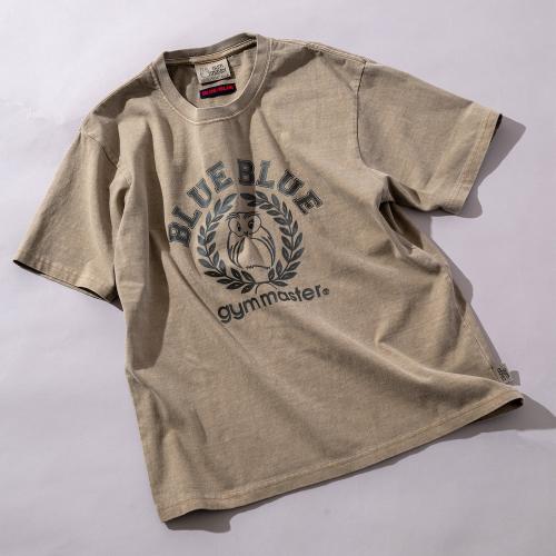 gym master × BLUE BLUE ピグメントカレッジTシャツ