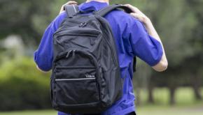 “黒で選ぶ”という正解。エル・エル・ビーンの機能派バックパックが一堂に集結。
