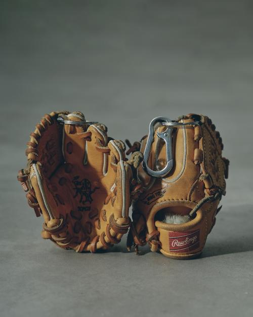 Rawlings×JOURNAL STANDARD relumeのキーホルダー