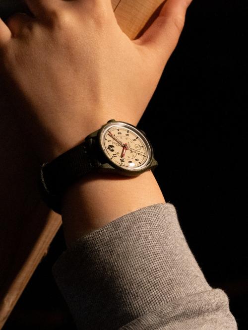 Q＆Q Smile Solar×CAPTAIN STAG 50th Watchブラック装着例
