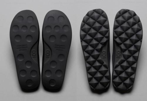 フラットソールとAIR STUDDED SOLE