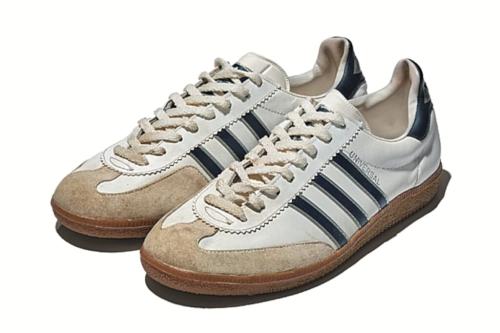 adidas Universal