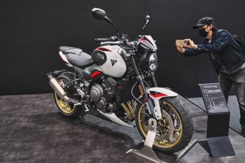 MOTORCYCLE STYLE SAMPLE