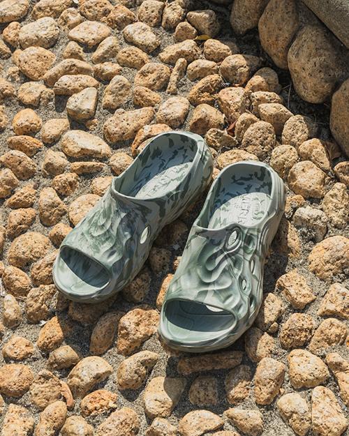 UR MERRELL EXCLUSIVE HYDRO SLIDE 2