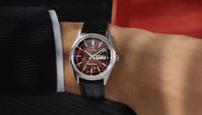 タイメックスから70年代の名作モデルが復刻。漆黒と深紅のマーブル文字盤が放つ存在感。