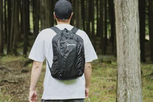 PACKABLE NYLON DAYPACK 25L着用シーン