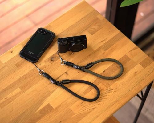 EPM × ROOT CO. YOSEMITE CAMERA HAND STRAP for COMPACT化ジェット装着例