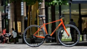 GIANTの定番クロスバイク「エスケープR3」がモデルチェンジ。洗練されたルックスと走りの安定感を獲得!