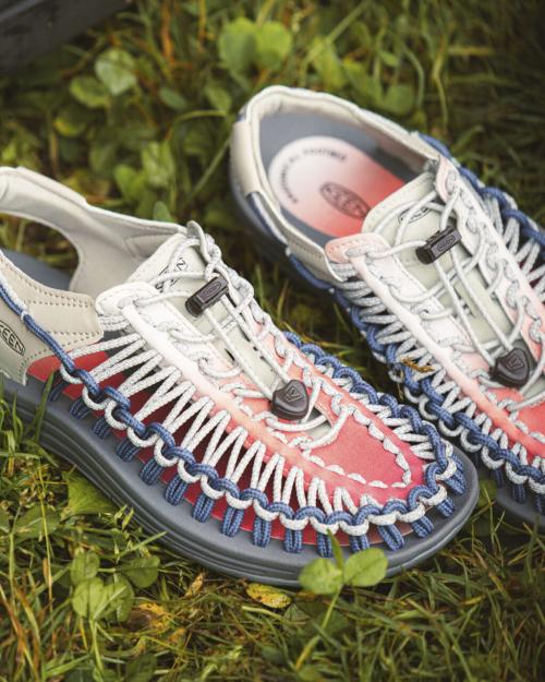KEEN UNEEK ”Akafuji”上