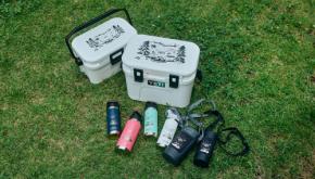 フジロック会場内のYETI®︎ブース限定で、イラストレーター花井祐介氏とのコラボアイテムがリリース！
