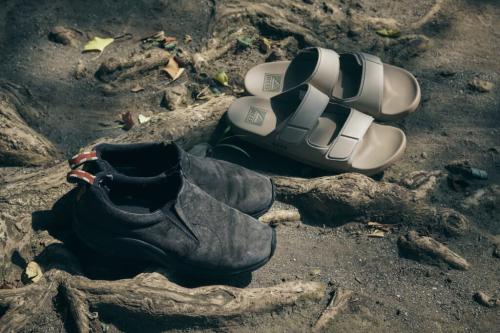MERRELLとREEFを屋内外で使い分け。