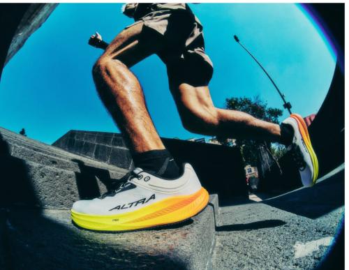 White/Black/Safety Yellow使用シーン