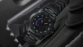 ルミノックスから、“Navy SEALs”の特別バージョンが発売。米海軍特殊部隊のメッセージが込められたフルカーボノックス仕様で世界限定775本！