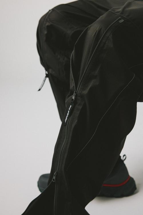 and wander／3L rain pantsダブルファスナーディテール