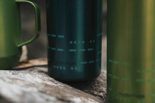 HydroFlask®“Lightweight Quest Collection”。