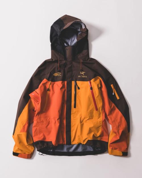 THETA AR JACKET