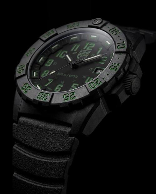 Luminox/Navy SEAL 3550 Seriesベゼルディテール