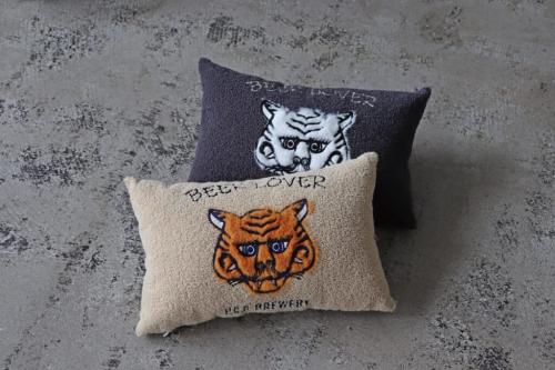 POST GENERAL BEER LOVER RECT CUSHION