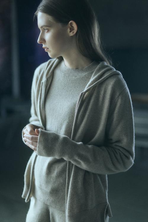 TAION PREMIUM CASHMERE KNITイメージ女性