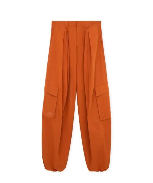 On × LOEWE プリーテッド カーゴ トラウザーズ