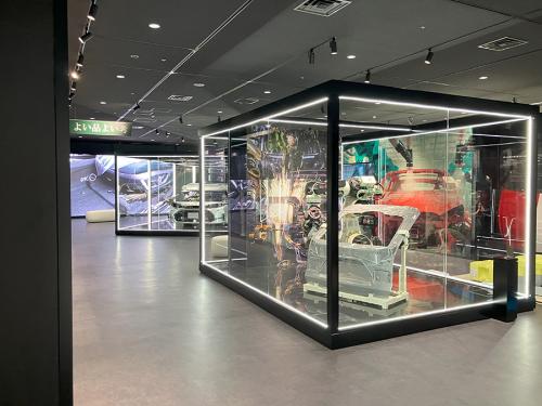 新展示エリア【トヨタのクルマづくり】『モノづくりの現場はさまざまなこだわりにあふれている』（生産・溶接ロボット）