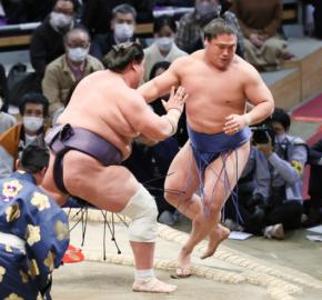 照ノ富士が３連勝＝大相撲九州場所３日目