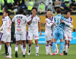 京都、12年ぶりJ1復帰=磐田が優勝―J2