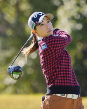 上田、風を味方に＝伊藤園女子ゴルフ
