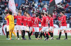 横浜Ｍ首位浮上＝浦和が初白星―Ｊ１