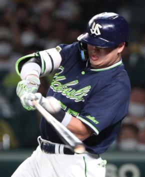 苦境救った村上=独壇場の3連発―プロ野球・ヤクルト