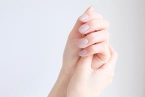 肌のカサカサがひどい・・・手軽で簡単なのに、集中ケアできる！ハンドクリーム3選