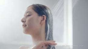 新木優子「泥のシャンプー」の新アンバサダーに！サラサラ髪の秘訣は「この二言に尽きる」