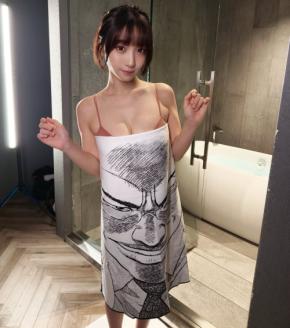 伊織もえ がなんと「らーめん再遊記」とコラボ!「スペリオール」にて水着グラビアが掲載!