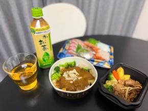 体脂肪&コレステロール低減効果を発揮!食事と飲みたいトクホの「お〜いお茶 カテキン緑茶」×おすすめランチメニューを管理栄養士が提案!