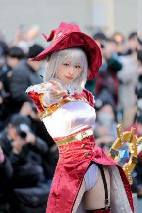 えなこが6年ぶりにコミケでコスプレ披露！大勢のファンが詰めかけウォールならぬ“えなこロード”が形成