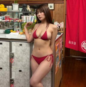 ちとせよしの、グラビア誌「UTB:G」にてほぼすっぴんの銭湯グラビアを披露！
