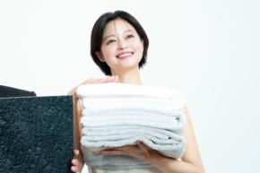 小林涼子、手慣れた手つきでタオルの魅力を実演！ 農家の現場目線で語る「i-TOWEL」の機能美と耐久性