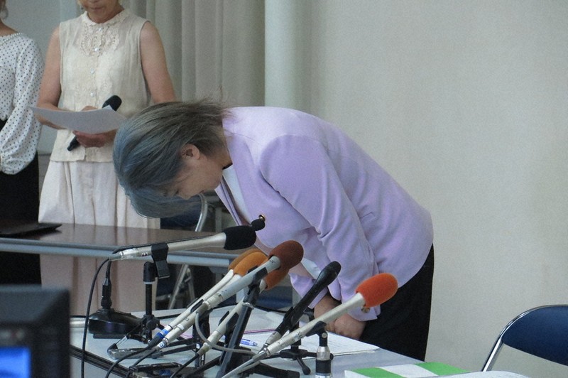 伊東市長、職員に直接謝罪　学歴詐称疑惑で批判の電話やメール殺到