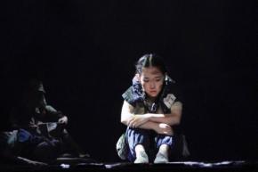 沖縄戦の悲劇の記憶継承を担う　舞台「ひめゆり」送り手の思い